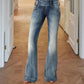 Retro-Chique Bell Bottom Jeans met Unieke Zijknoopjes