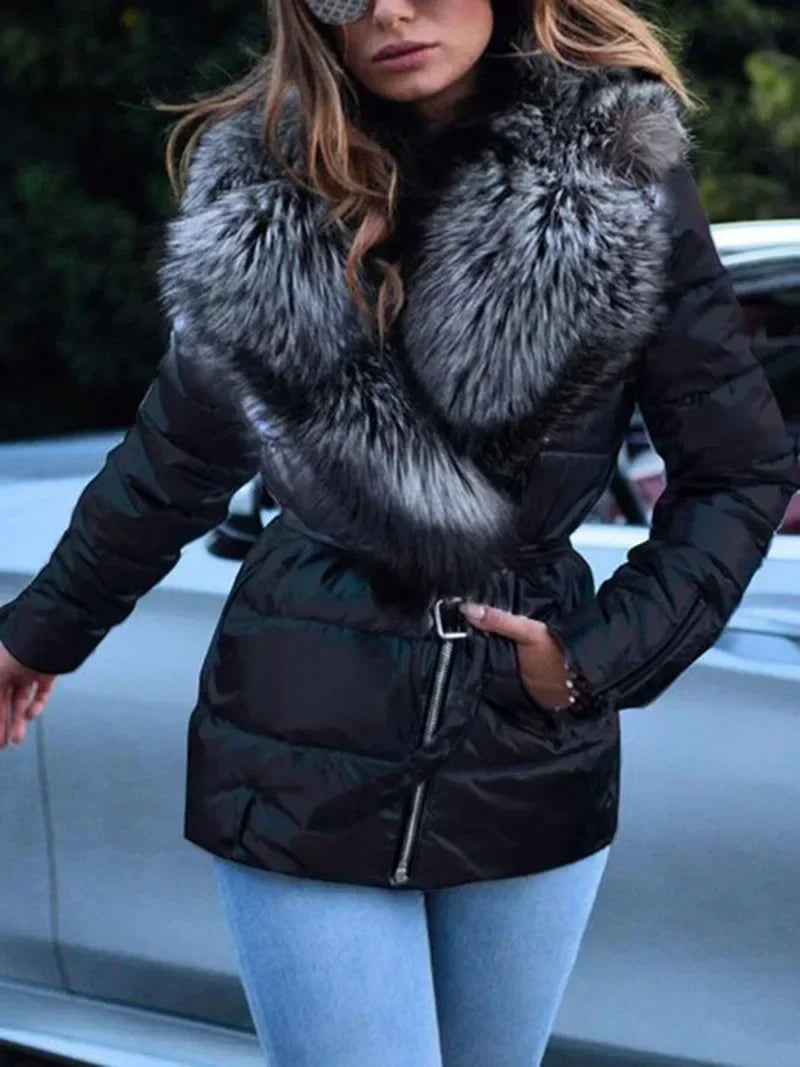 Gezellige Chic: Elegante Dames Winter Puffer met Bontafwerking