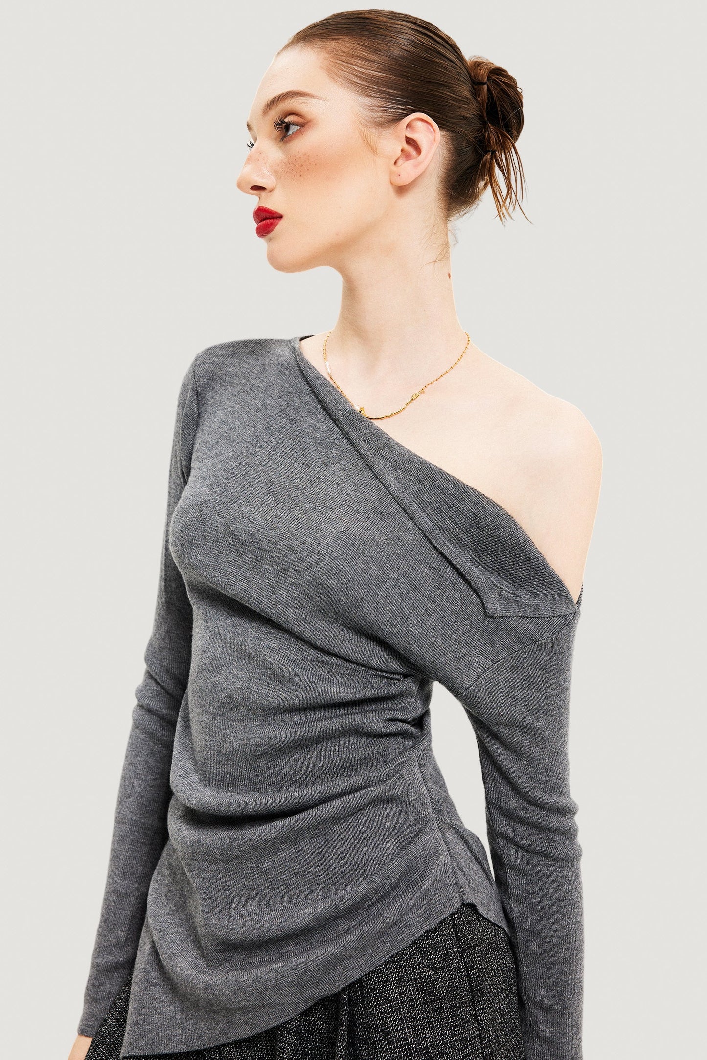 Chic Gebreide Grijze Off-Shoulder Top