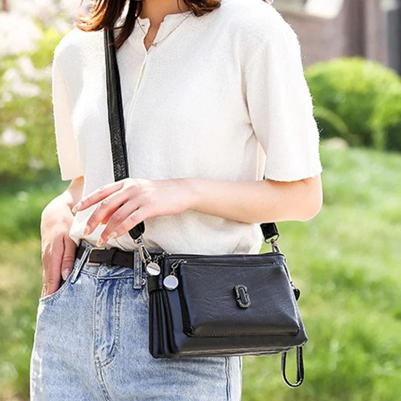 Elegante Lederen Crossbody: Ruim & Stijlvol voor Dagelijkse Elegantie