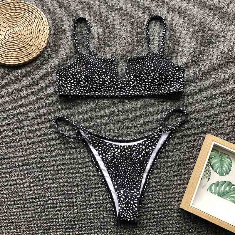 Lola - Geel Luipaard Thong Bikini Set met V-Hals