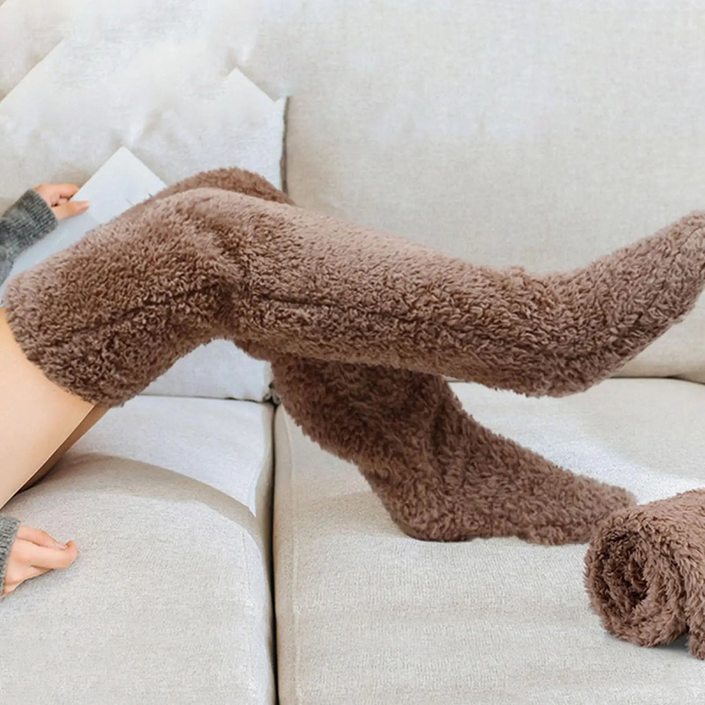 CozyLuxe Dij-Hoge Pluche Warmers: Veelzijdig Comfort voor Vrouwen & Kinderen