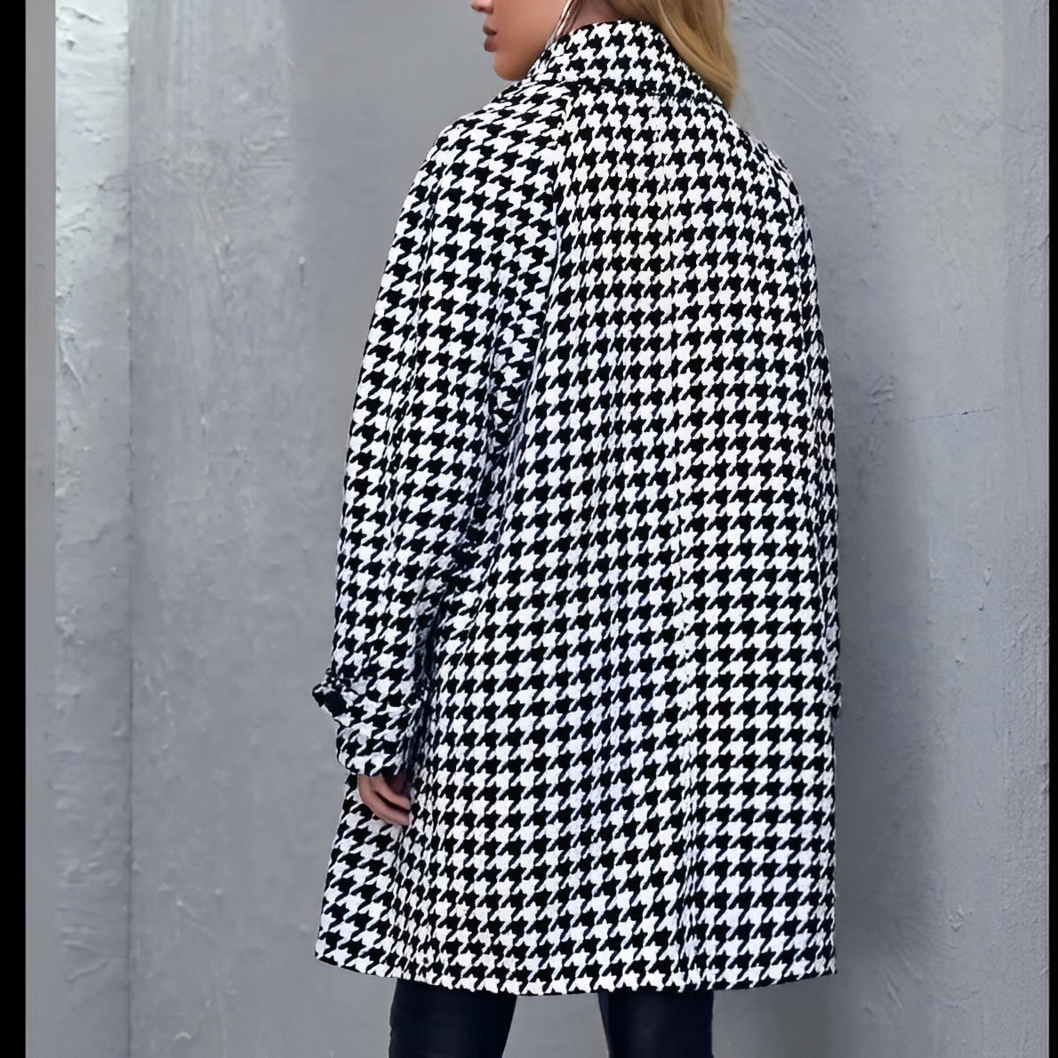 Chique Zwarte Bessencoat: Houndstooth met Dubbele Zakken