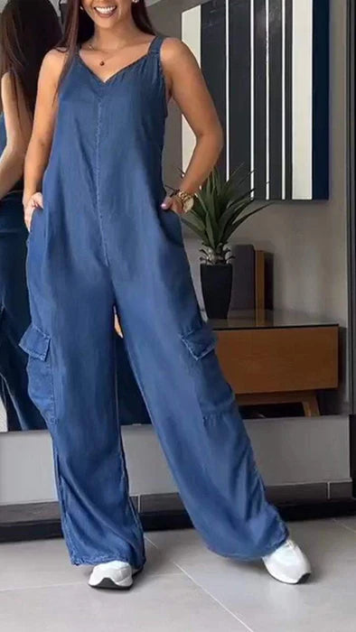 Skye - Blauwe Denim Cargo Jumpsuit met V-hals