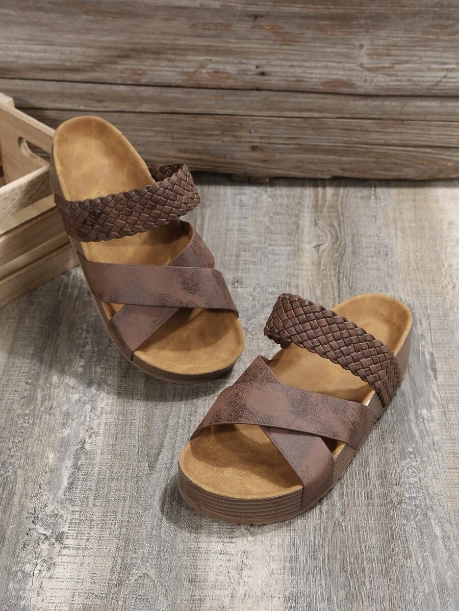 Mia - Koffiekleurige Vlecht Sleehak Sandalen