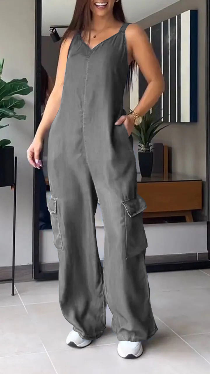 Skye - Blauwe Denim Cargo Jumpsuit met V-hals