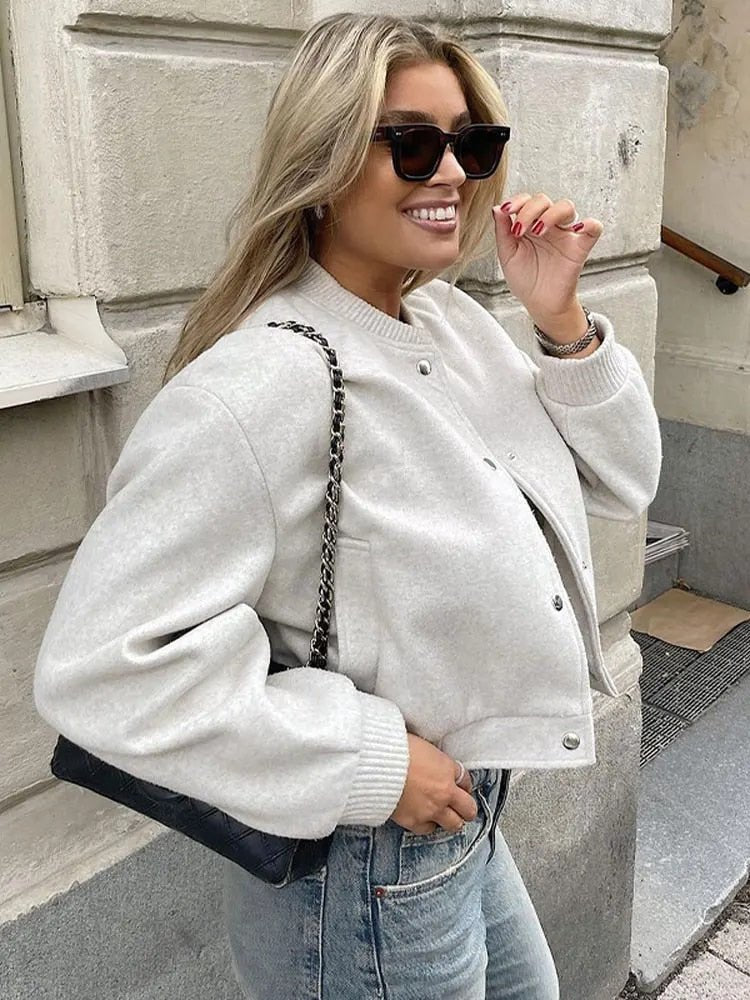 Chique Cropped Bomber: Stijl Ontmoet Comfort