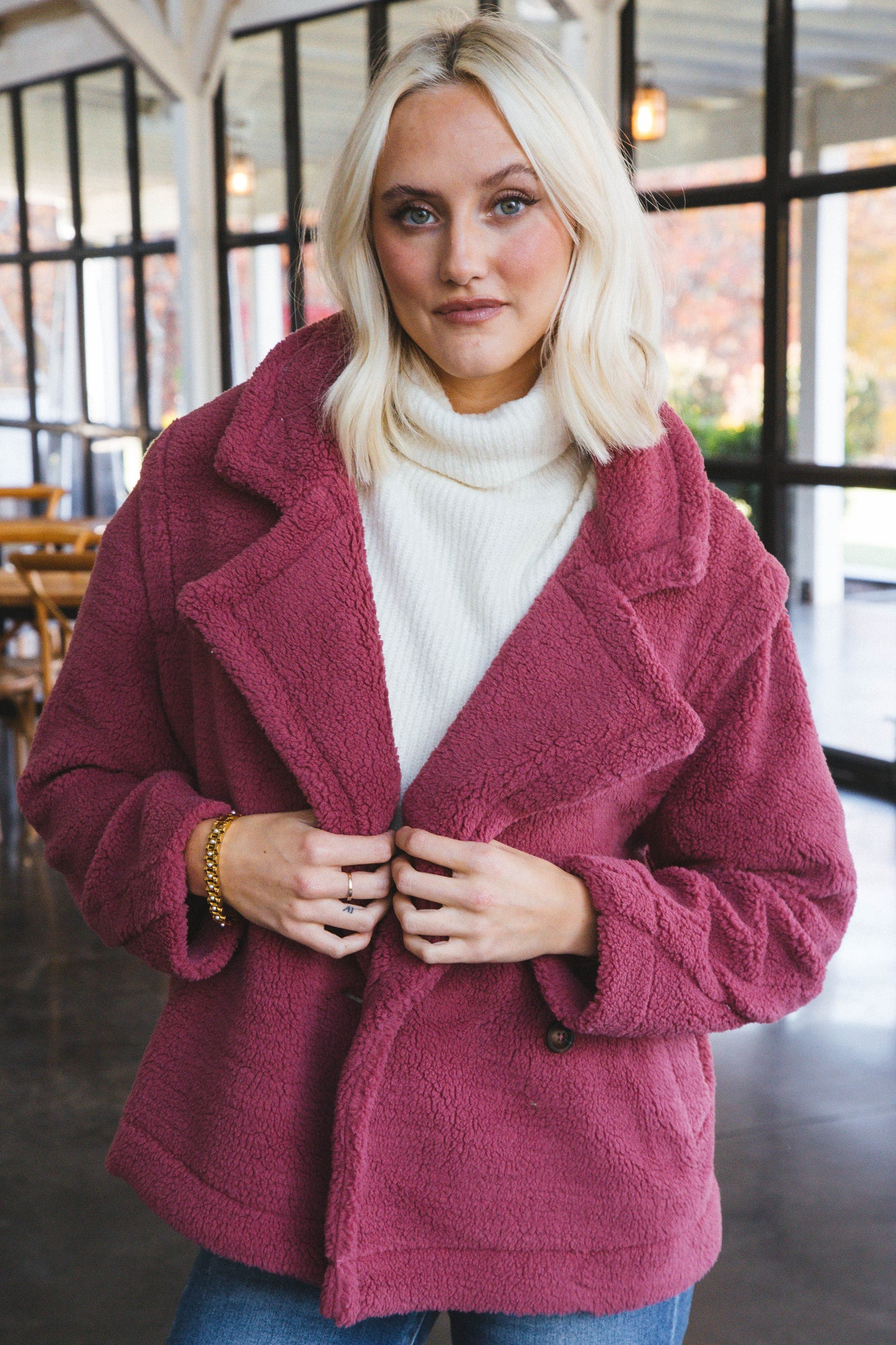 Mauve Majesteit: Luxueuze Oversized Sherpa Teddy Jas met Elegante Reverskraag