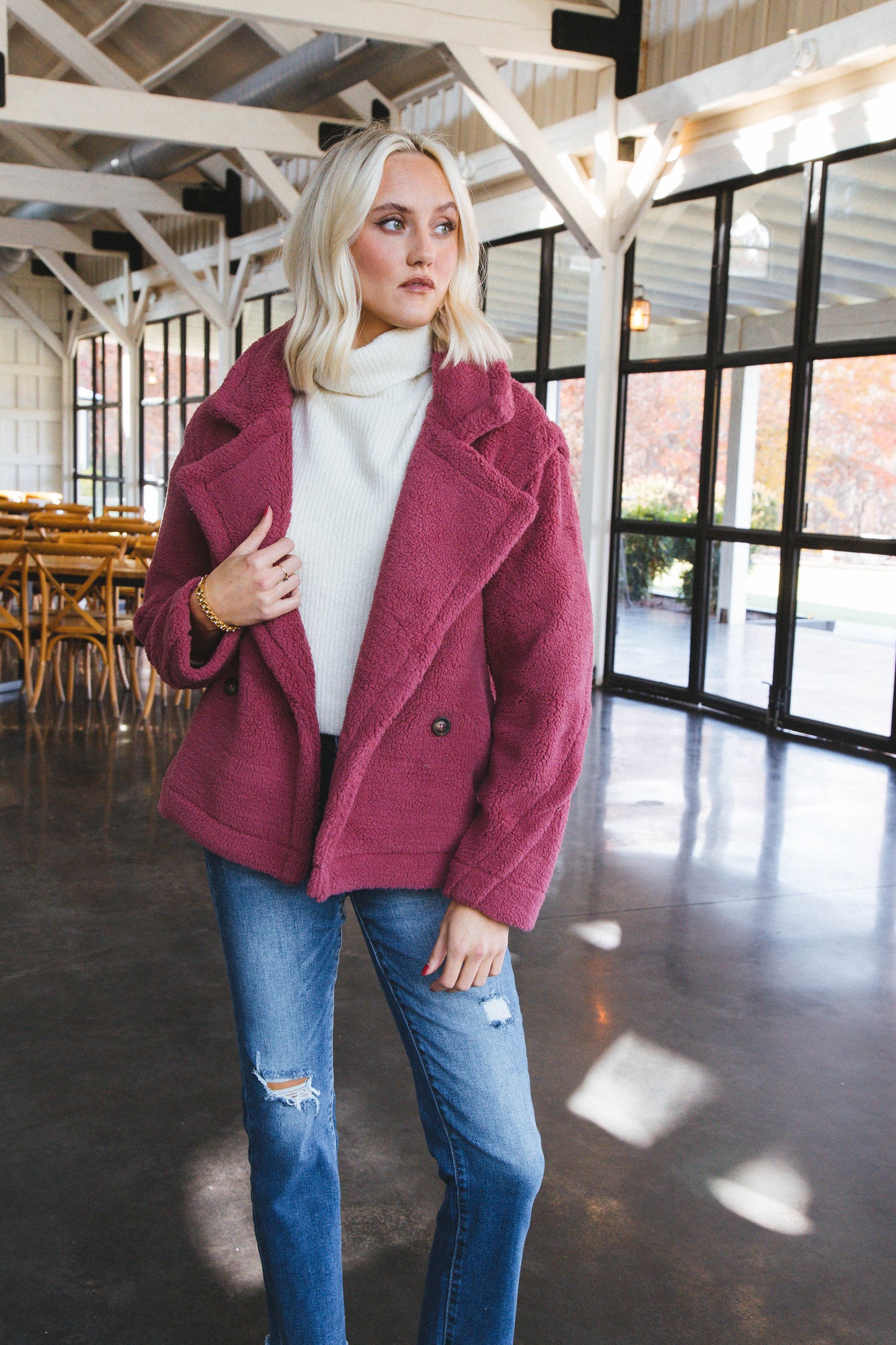 Mauve Majesteit: Luxueuze Oversized Sherpa Teddy Jas met Elegante Reverskraag