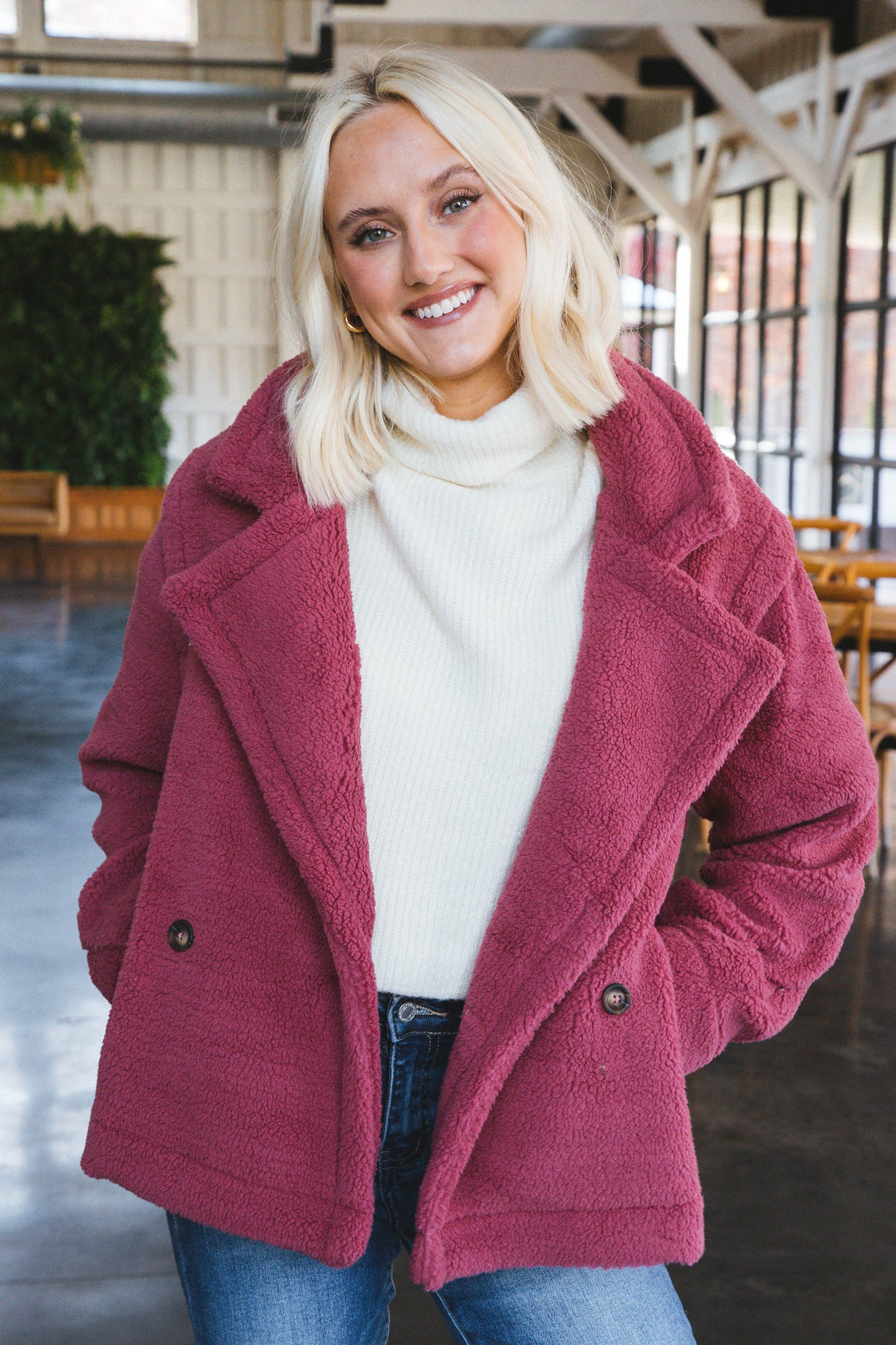 Mauve Majesteit: Luxueuze Oversized Sherpa Teddy Jas met Elegante Reverskraag