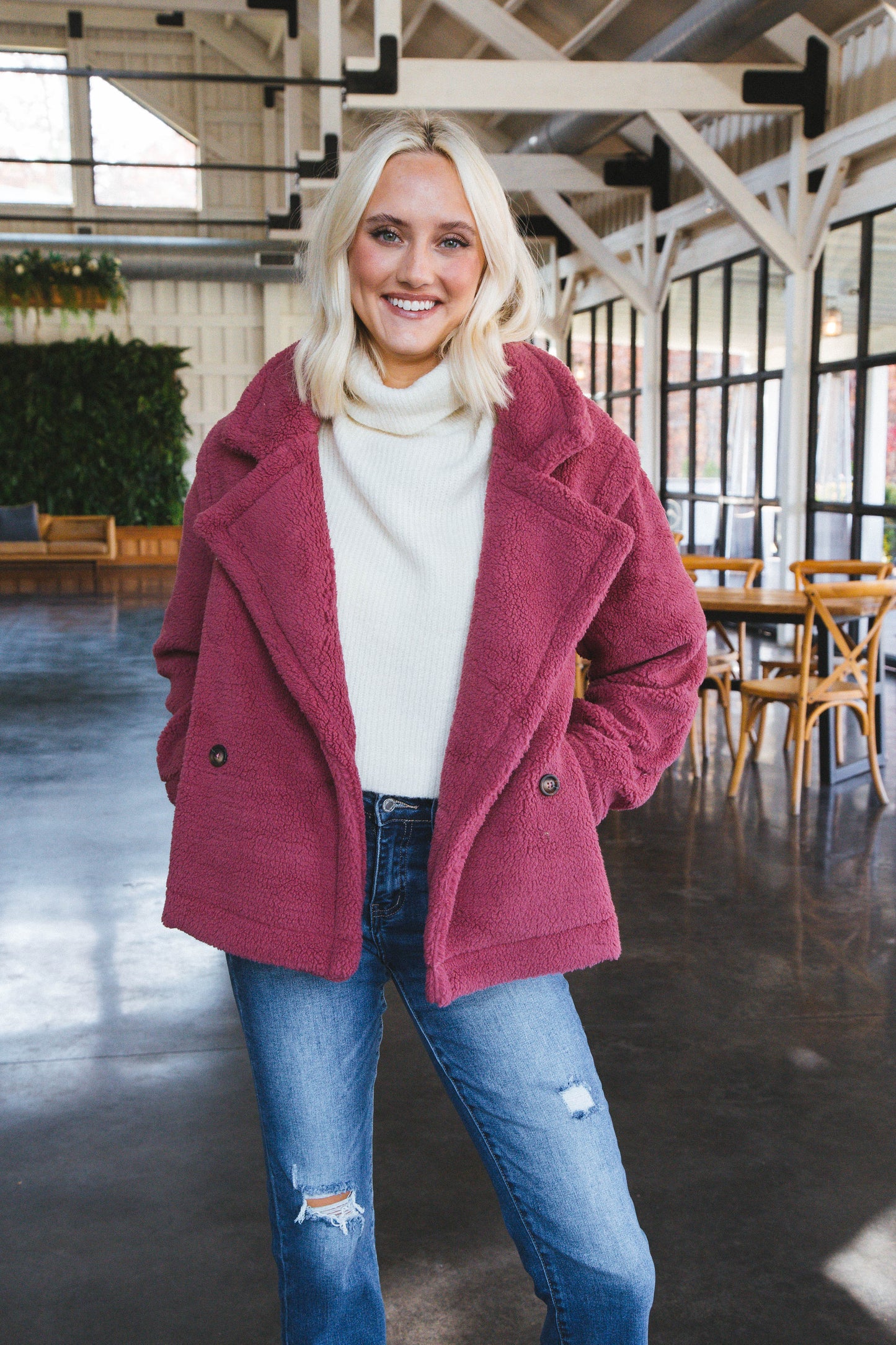 Mauve Majesteit: Luxueuze Oversized Sherpa Teddy Jas met Elegante Reverskraag